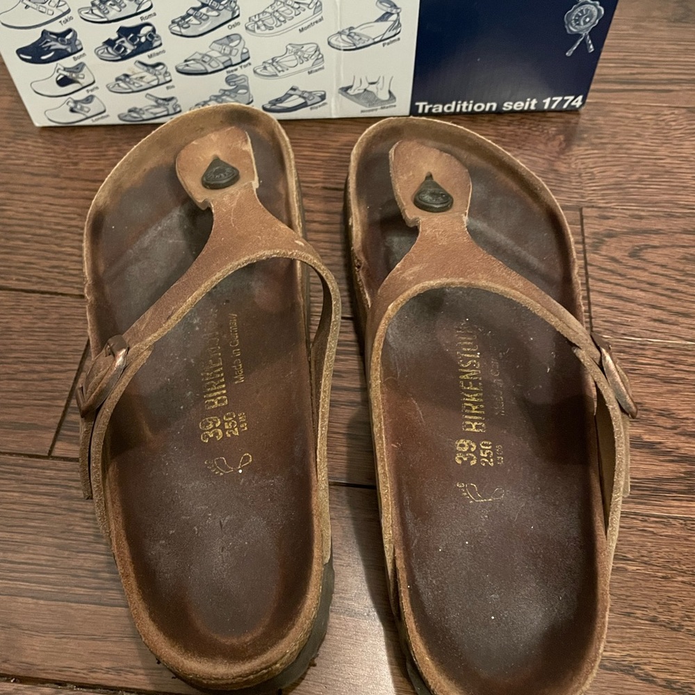 Birkenstocks women size 39